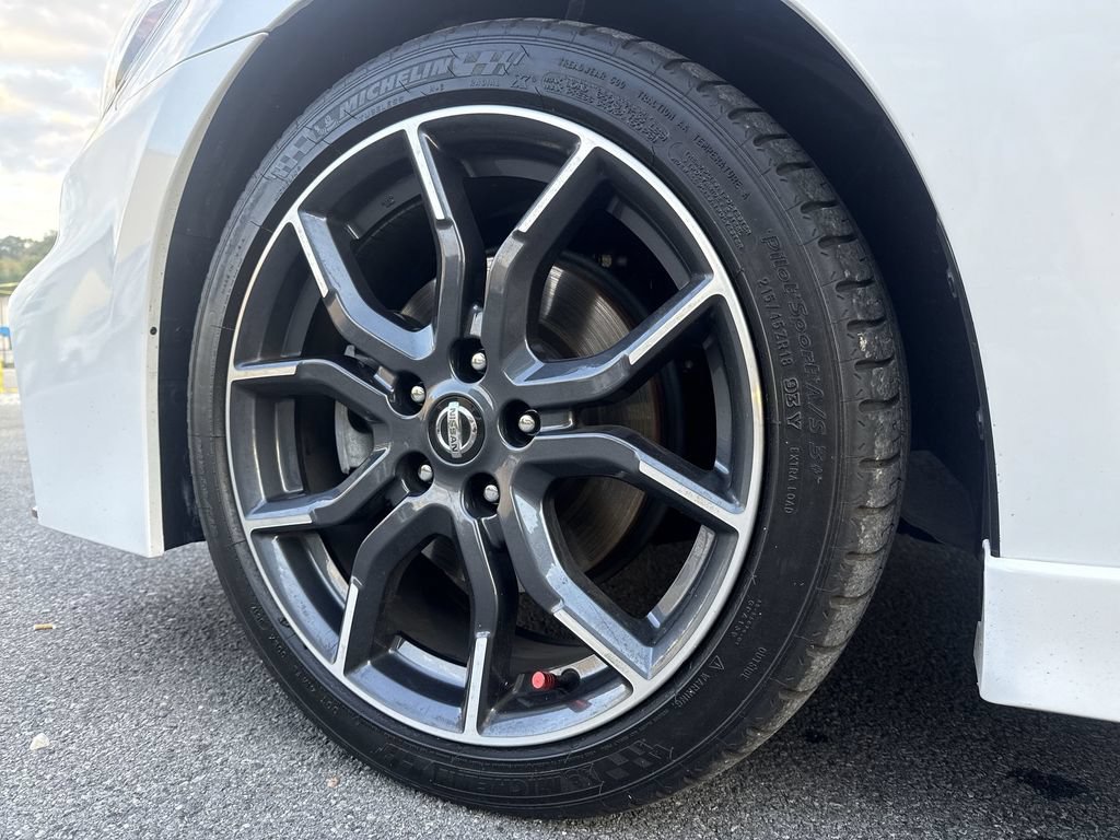 Used 2018 Nissan Sentra NISMO FWD image 8