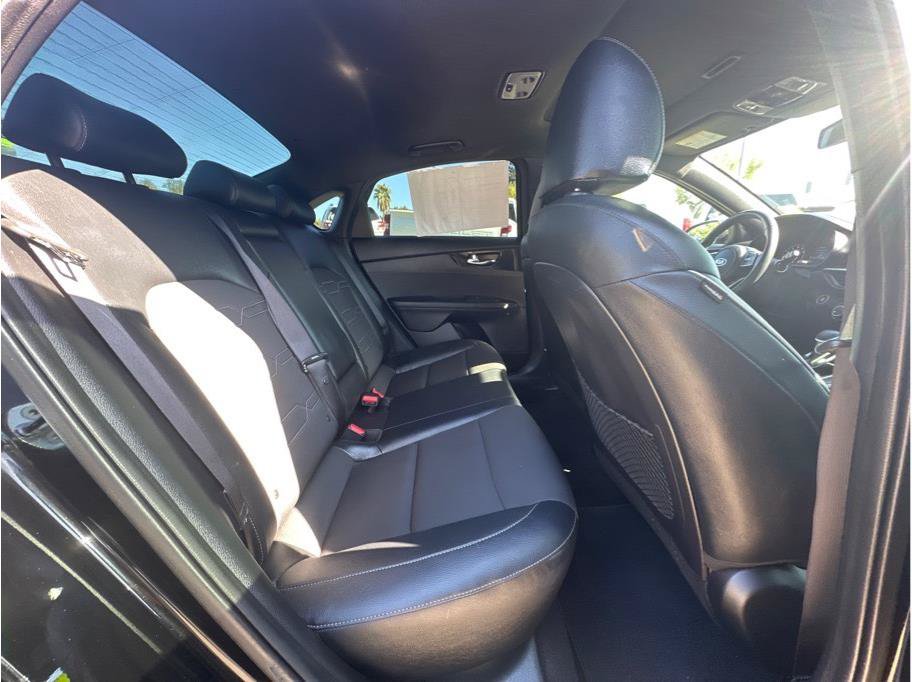 Used 2020 Kia Forte GT-Line w/ GT-Line Premium Package FWD image 12