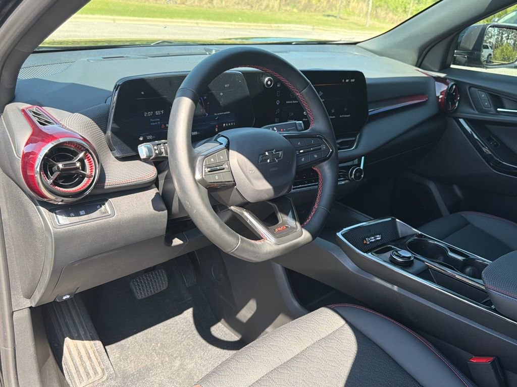 Used 2025 Chevrolet Equinox RS image 17