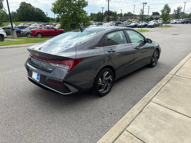 Used 2025 Hyundai Elantra Limited FWD image 4