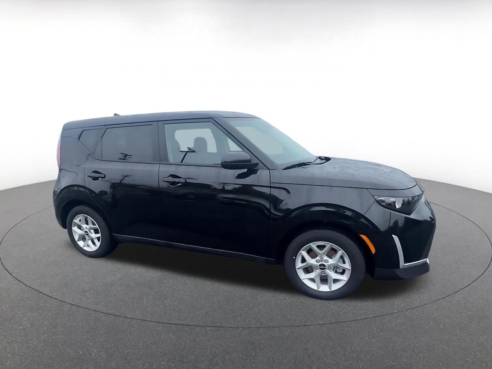 Used 2025 Kia Soul LX w/ LX Technology Package FWD video 2