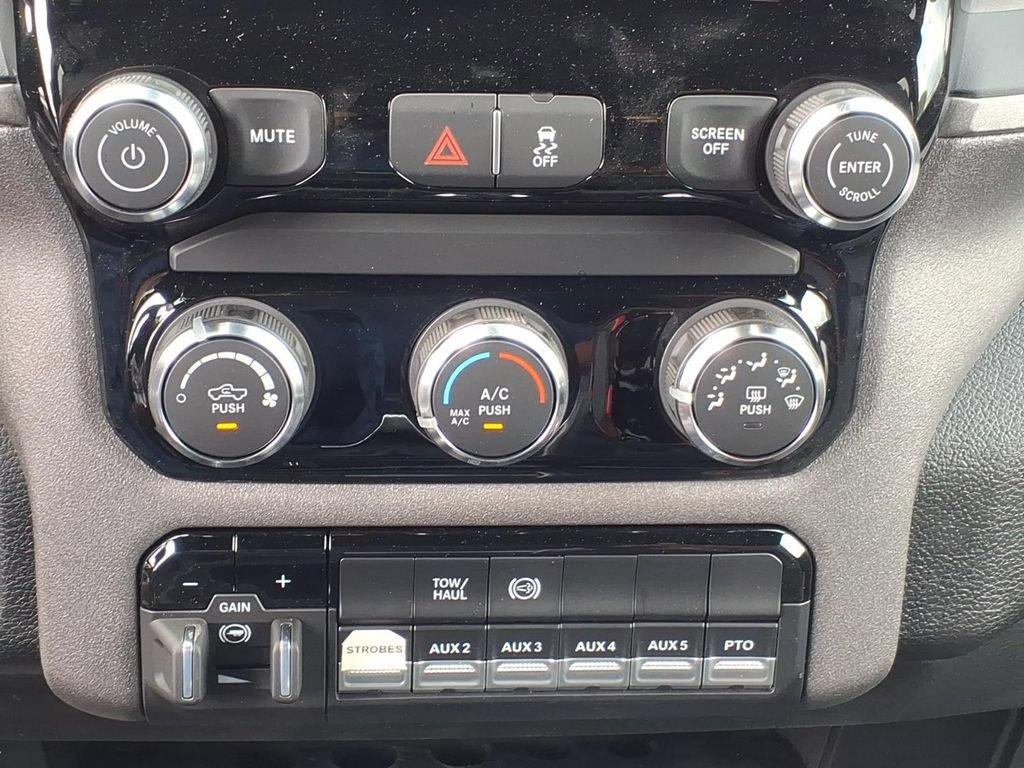 New 2026 RAM 5500 Tradesman w/ Chrome Appearance Group AWD/4WD image 6