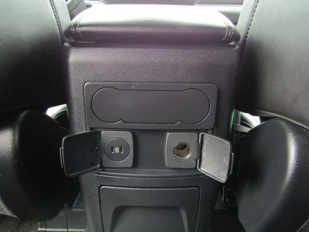 Used 2024 Ford Explorer XLT w/ Equipment Group 202A AWD/4WD image 40