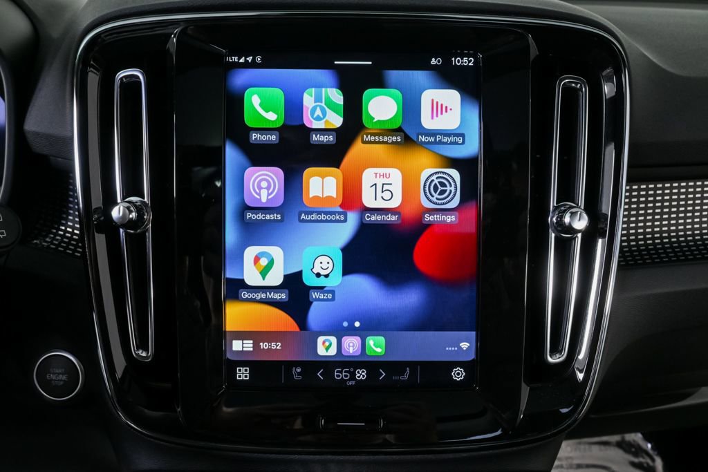 Certified 2025 Volvo XC40 B5 Plus image 17