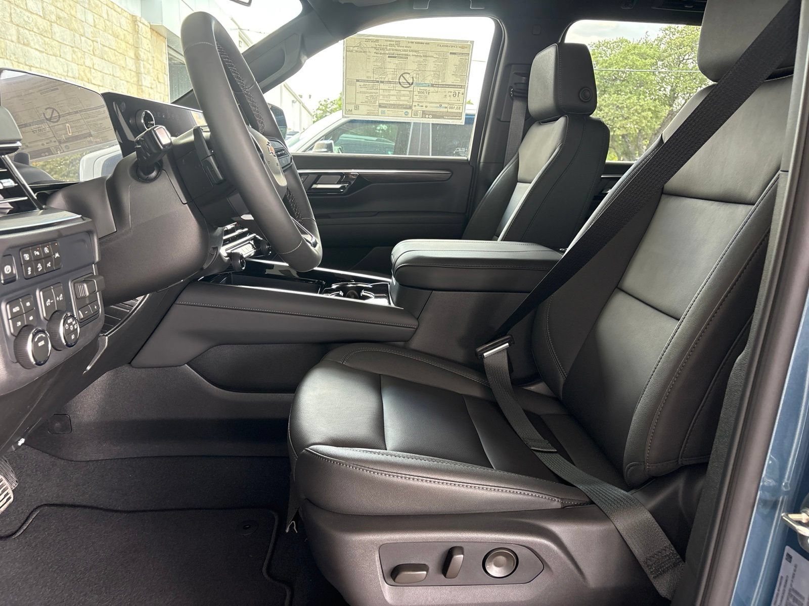 New 2026 Chevrolet Suburban LT w/ Comfort Package AWD/4WD image 16