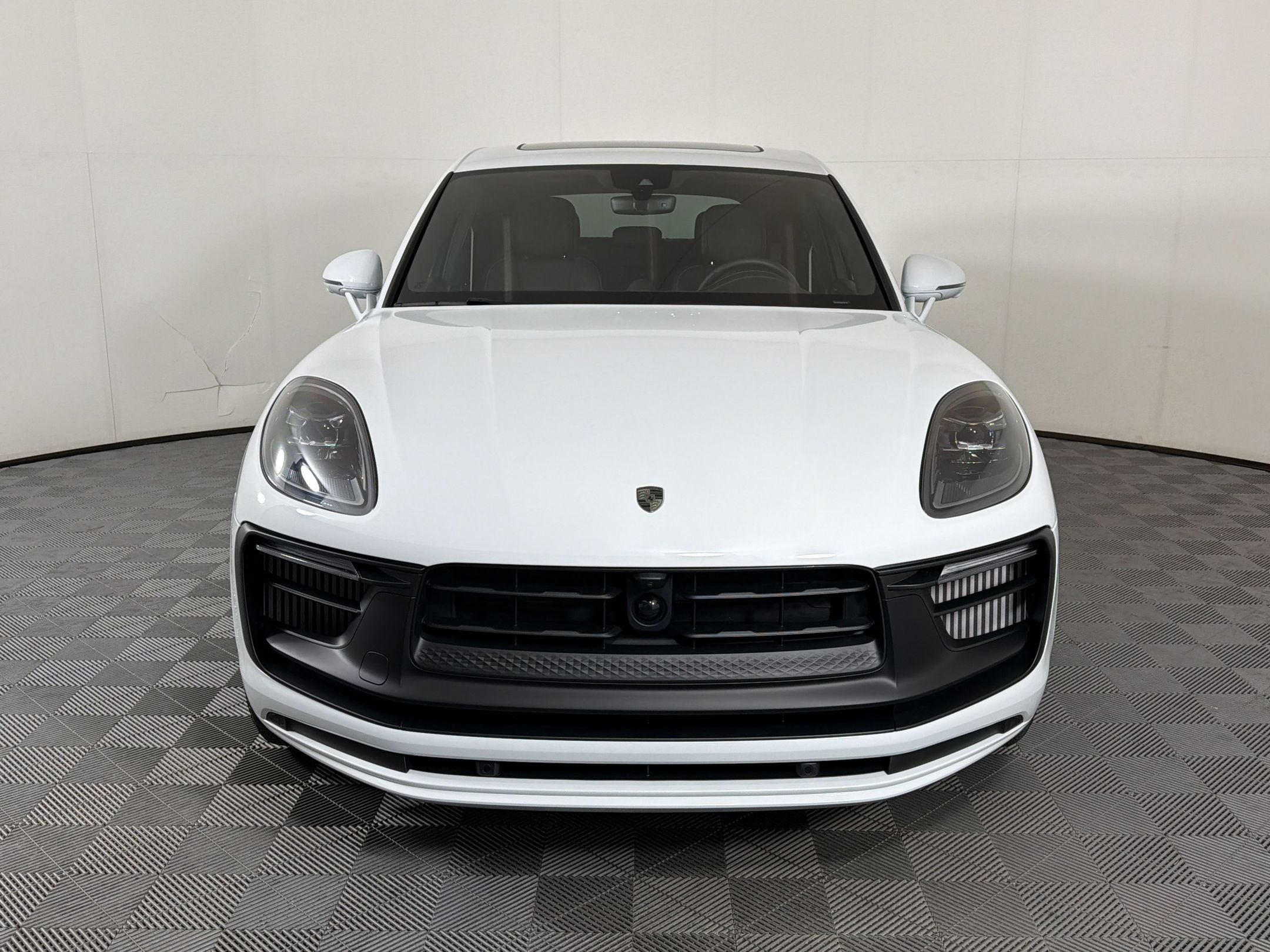 Used 2025 Porsche Macan GTS AWD/4WD image 7