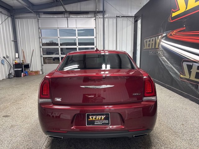 Used 2019 Chrysler 300 Touring w/ Sport Appearance Package image 18