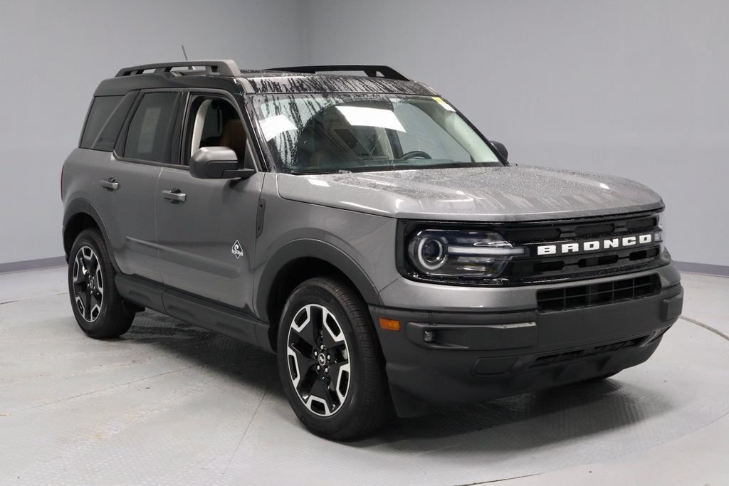 Used 2023 Ford Bronco Sport Outer Banks w/ Tech Package AWD/4WD image 1