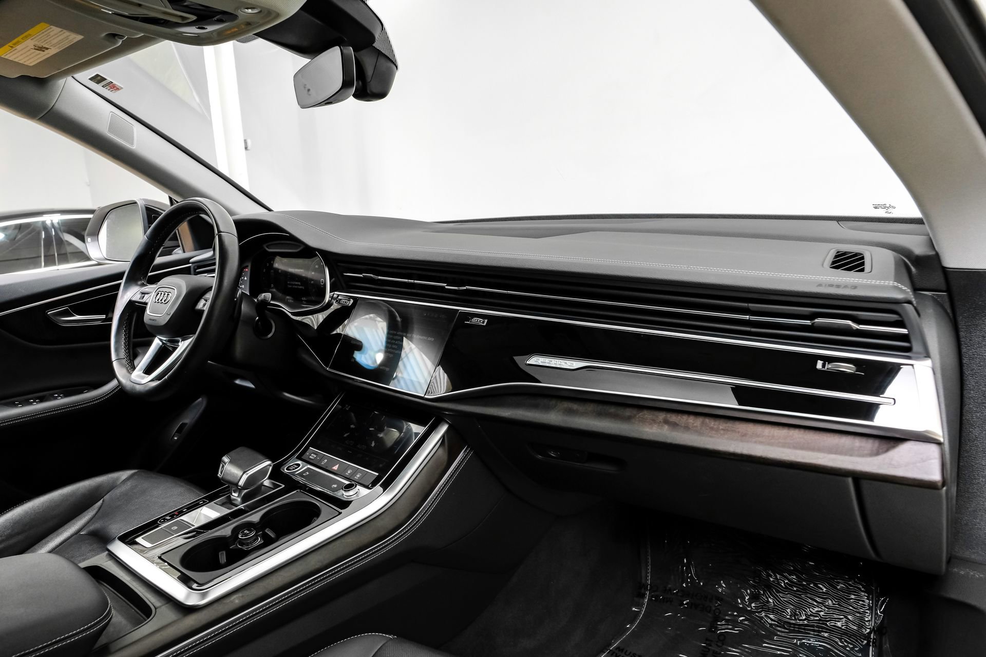 Used 2023 Audi Q8 Premium Plus w/ Premium Plus Package image 17