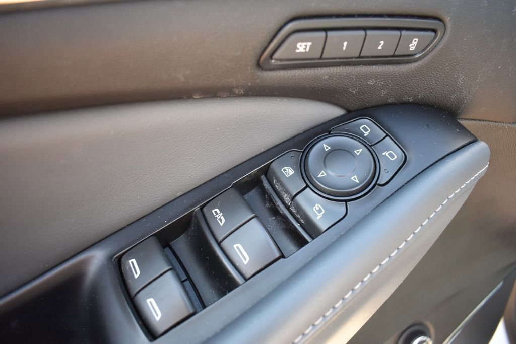 Used 2024 Buick Enclave Premium AWD/4WD image 26
