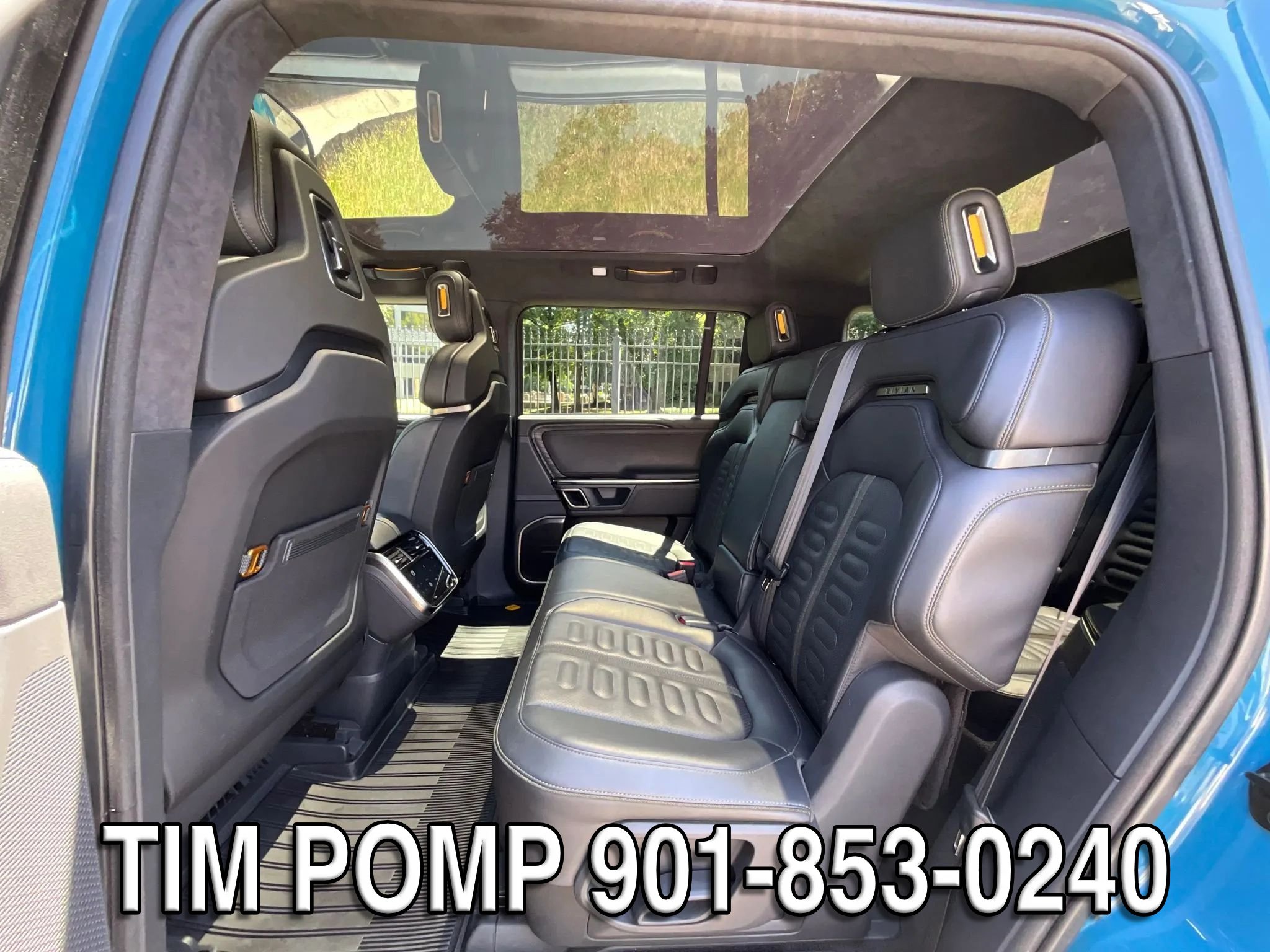 Used 2023 Rivian R1S Adventure AWD/4WD image 14