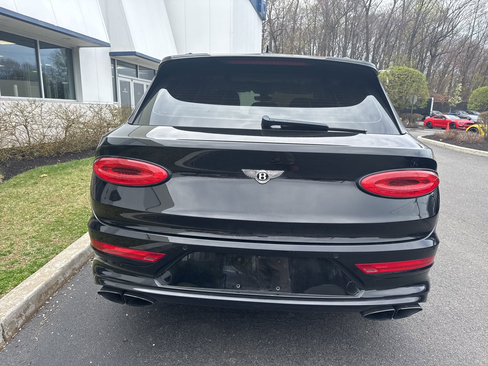 Used 2021 Bentley Bentayga image 3