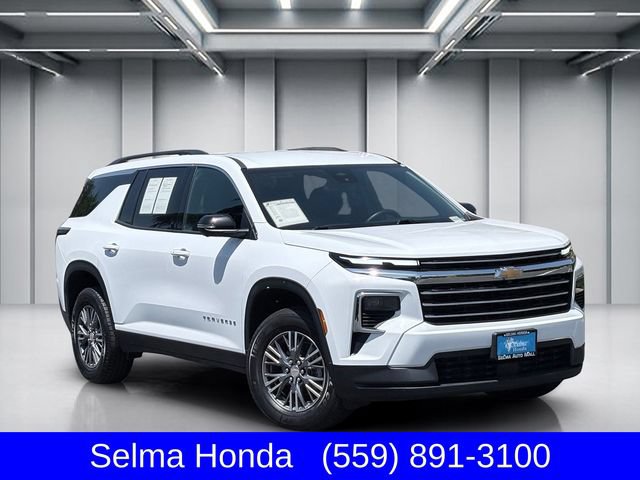 Used 2024 Chevrolet Traverse LT