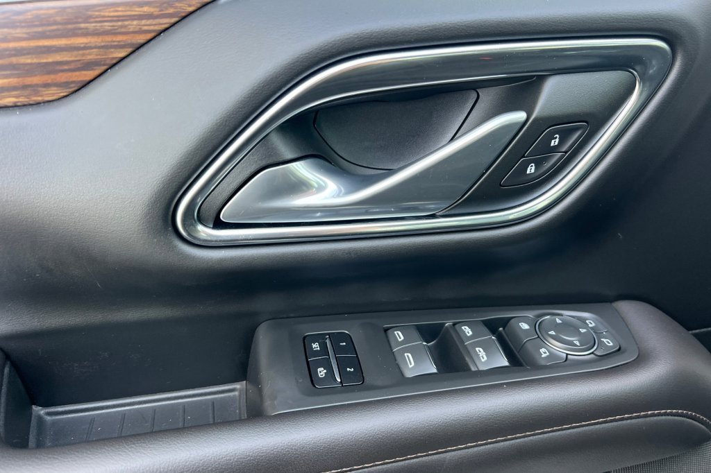 Used 2023 Chevrolet Tahoe High Country w/ Premium Package 2 image 8