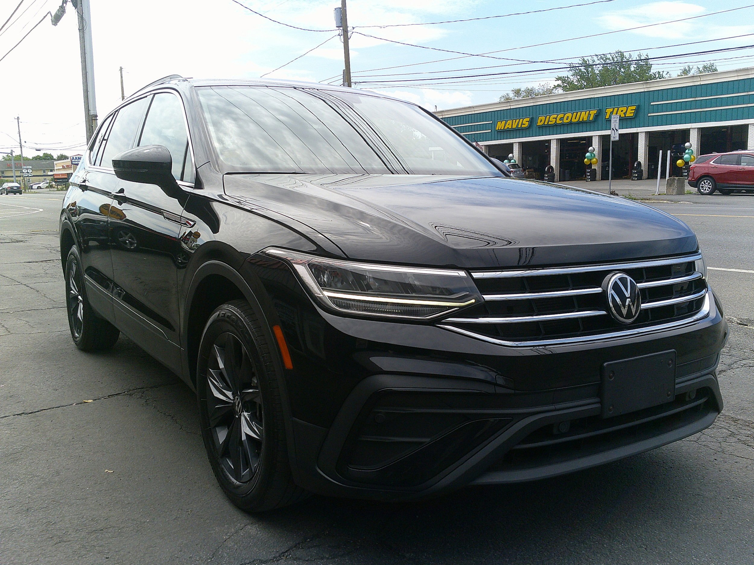 Used 2022 Volkswagen Tiguan SE AWD/4WD image 7