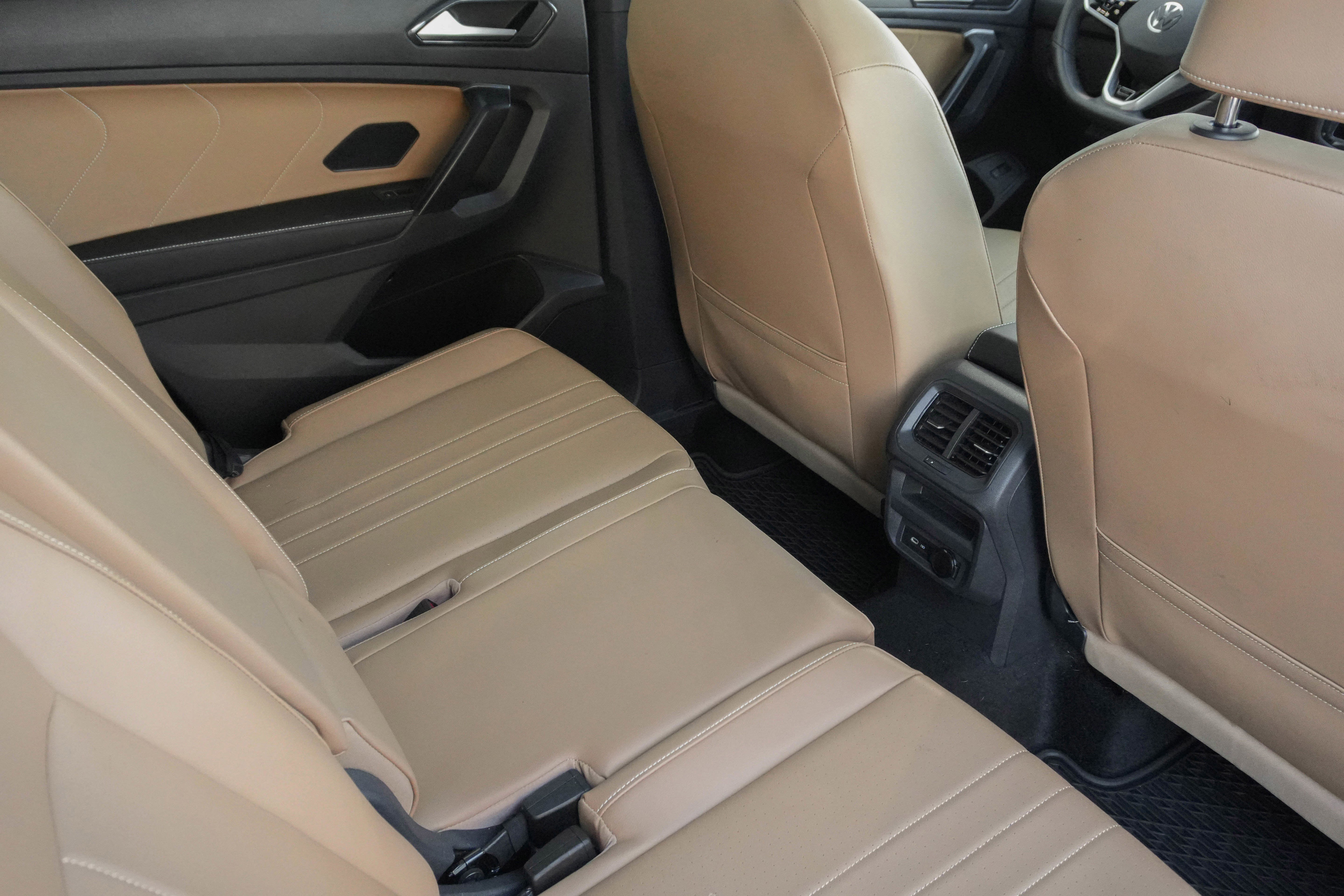 Used 2024 Volkswagen Tiguan SE R-Line image 30