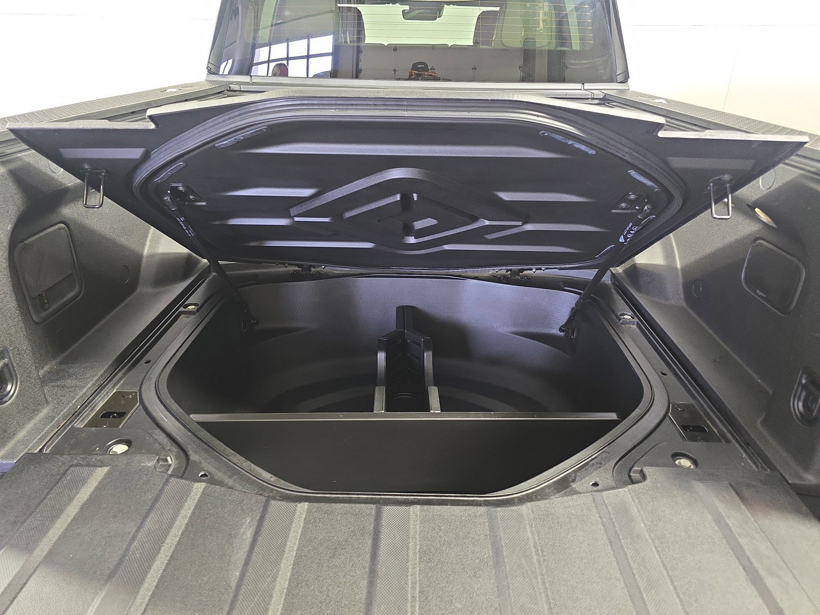 Used 2023 Rivian R1T Adventure AWD/4WD image 33