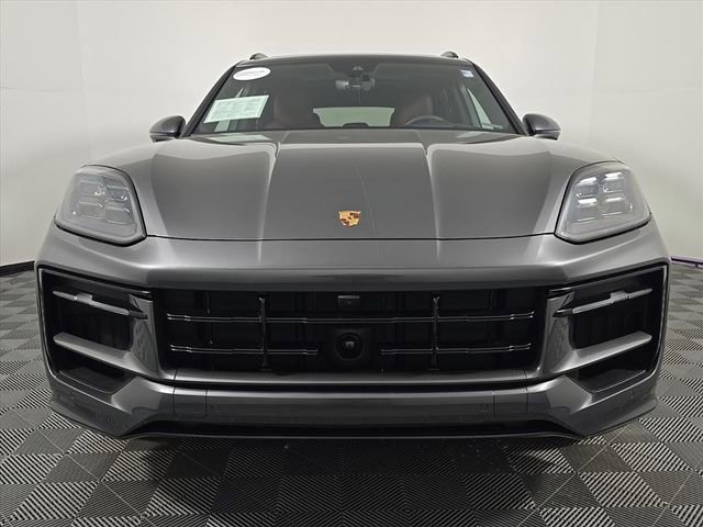 Certified 2025 Porsche Cayenne GTS image 10