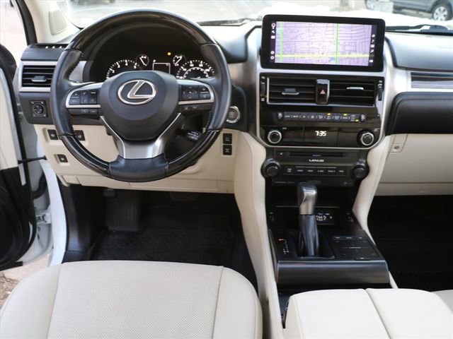 Used 2023 Lexus GX 460 Premium w/ Accessory Package image 17