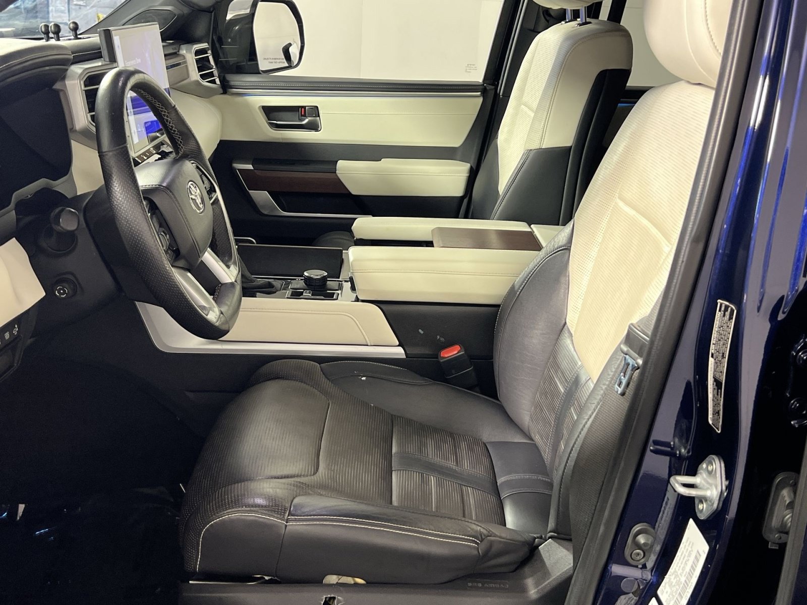 Used 2022 Toyota Tundra Capstone AWD/4WD image 18
