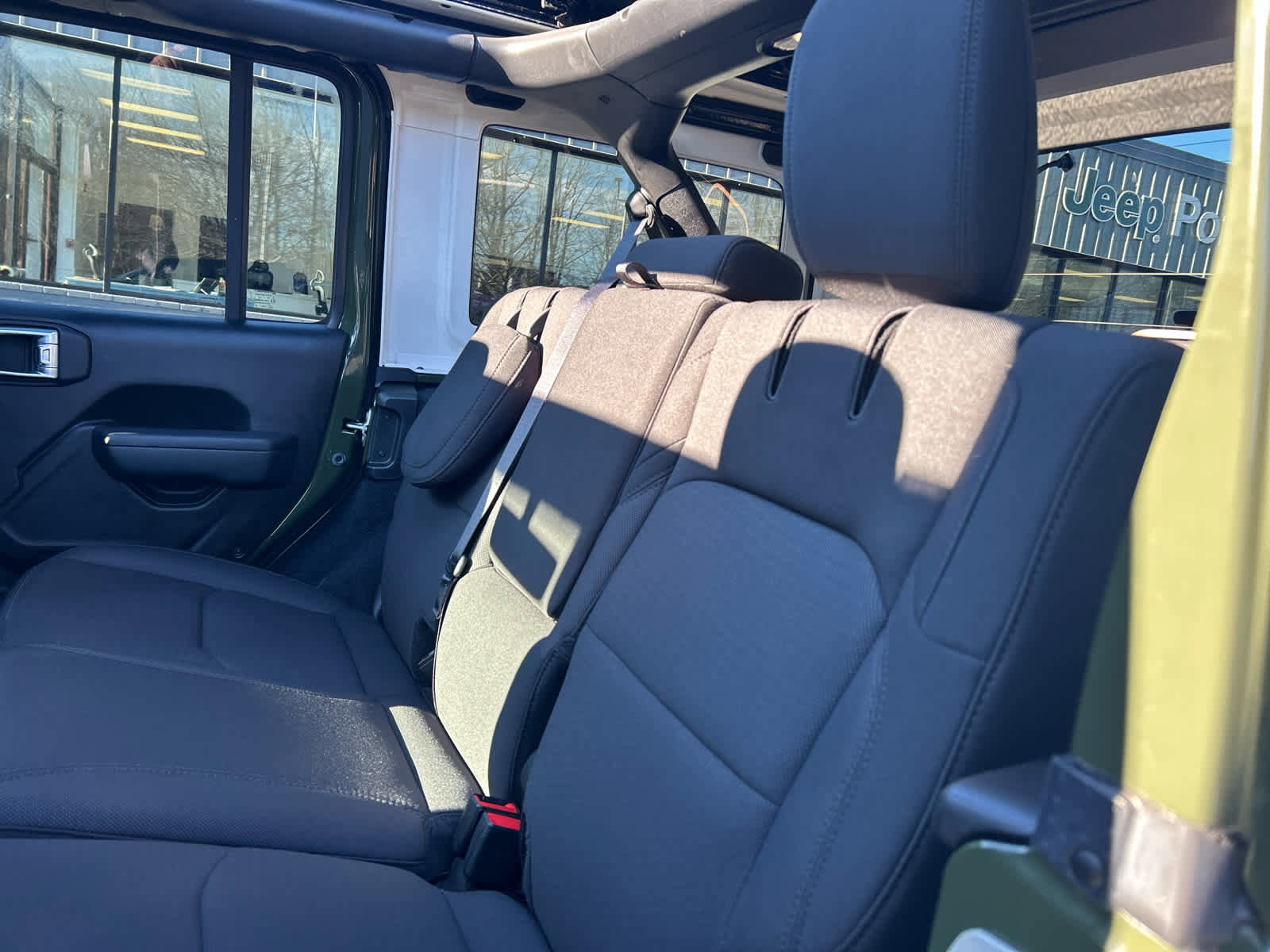 Used 2023 Jeep Wrangler Unlimited w/ Sun & Screen Package image 34