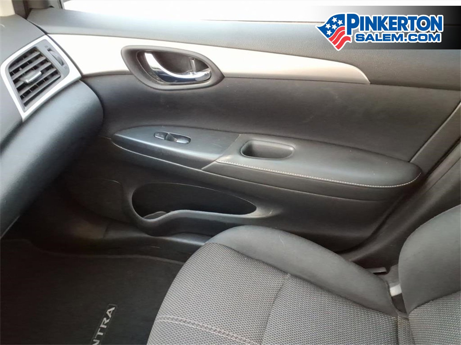 Used 2016 Nissan Sentra S image 26