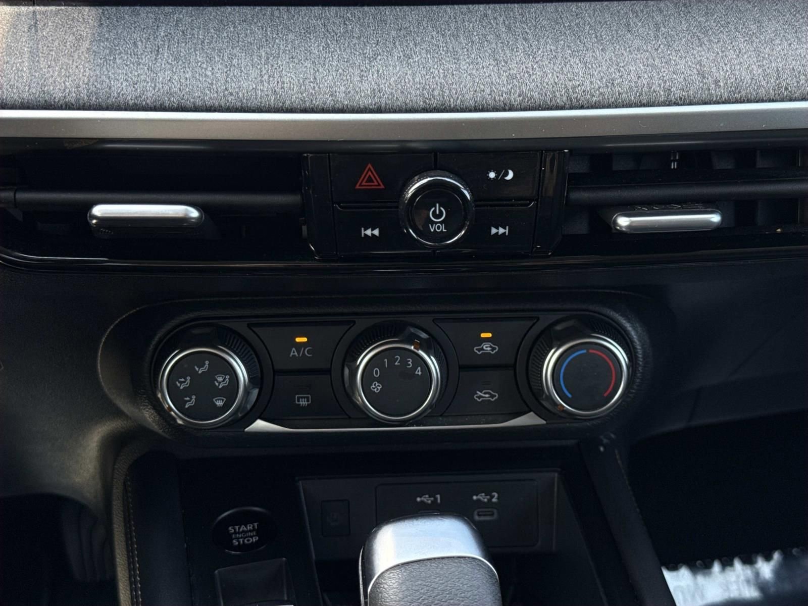 Certified 2025 Nissan Kicks SV AWD/4WD image 11