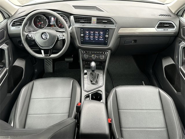 Used 2020 Volkswagen Tiguan SE R-Line image 29
