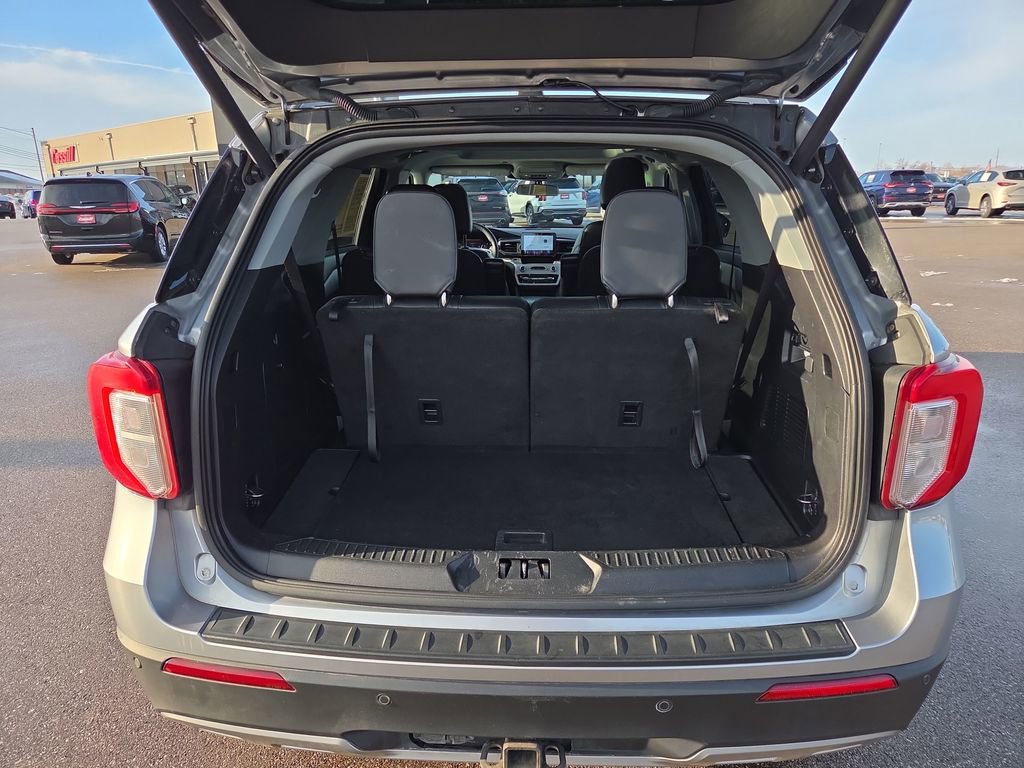 Used 2022 Ford Explorer XLT w/ Equipment Group 202A image 29