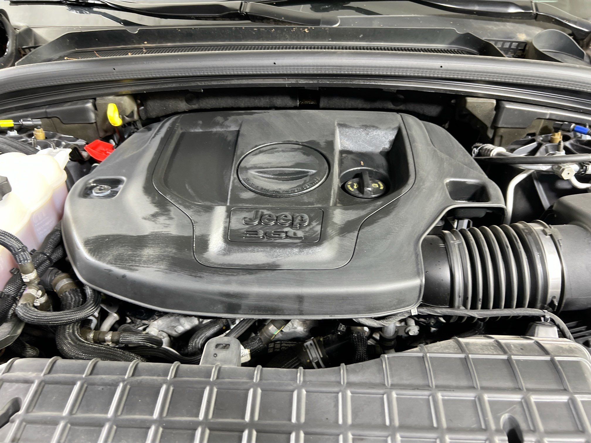 Used 2022 Jeep Grand Cherokee Overland AWD/4WD image 31