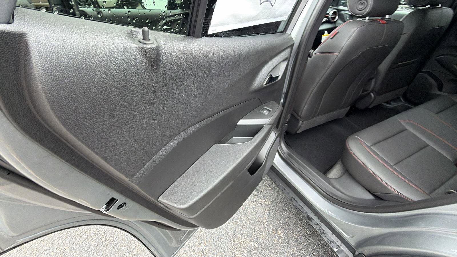 New 2026 Chevrolet Trax RS w/ Sunroof Package FWD image 15