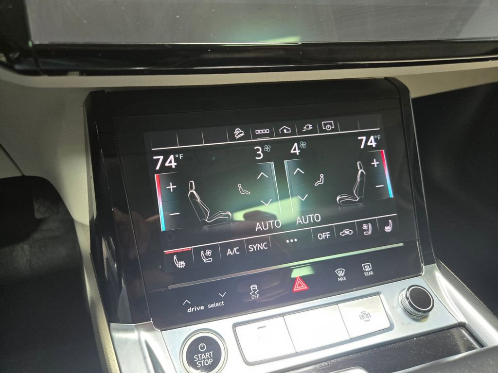 Used 2022 Audi e-tron Premium Plus w/ Premium Plus Package image 30