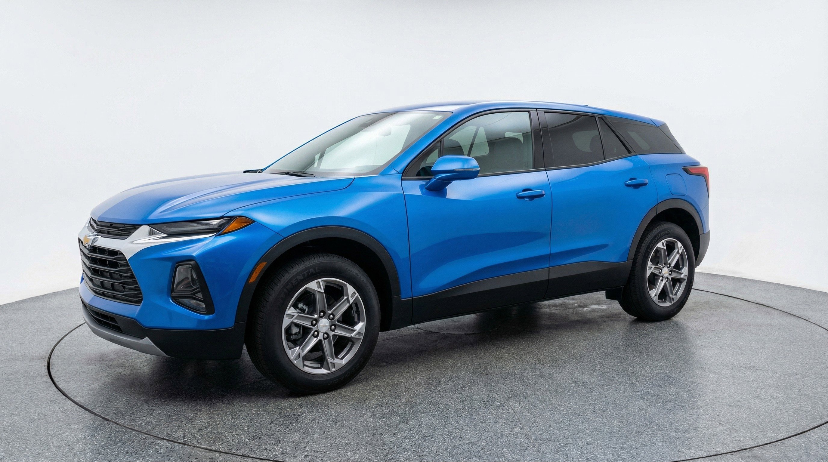 Used 2025 Chevrolet Blazer LT image 3