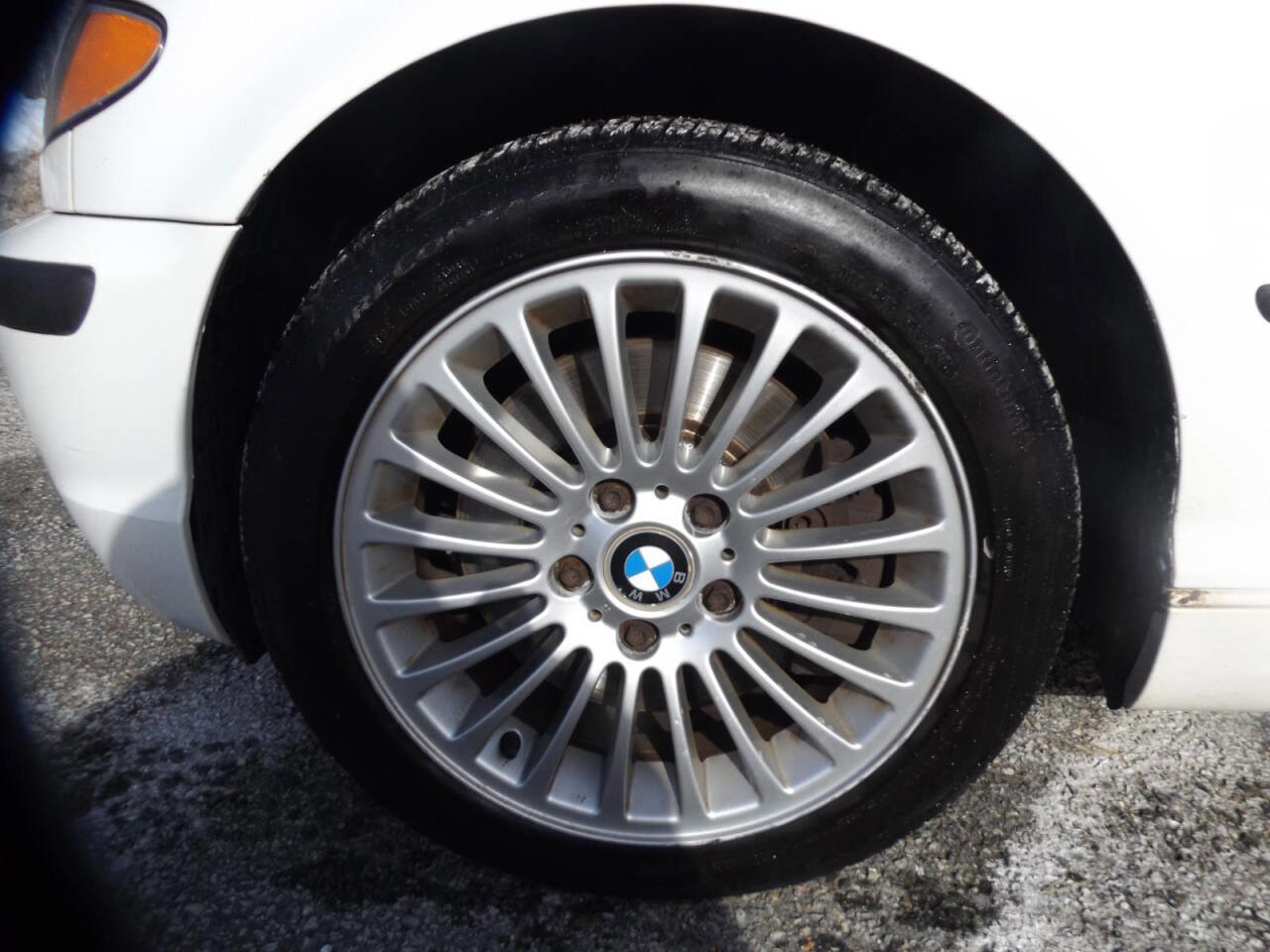 Used 2002 BMW 330xi Sedan image 22