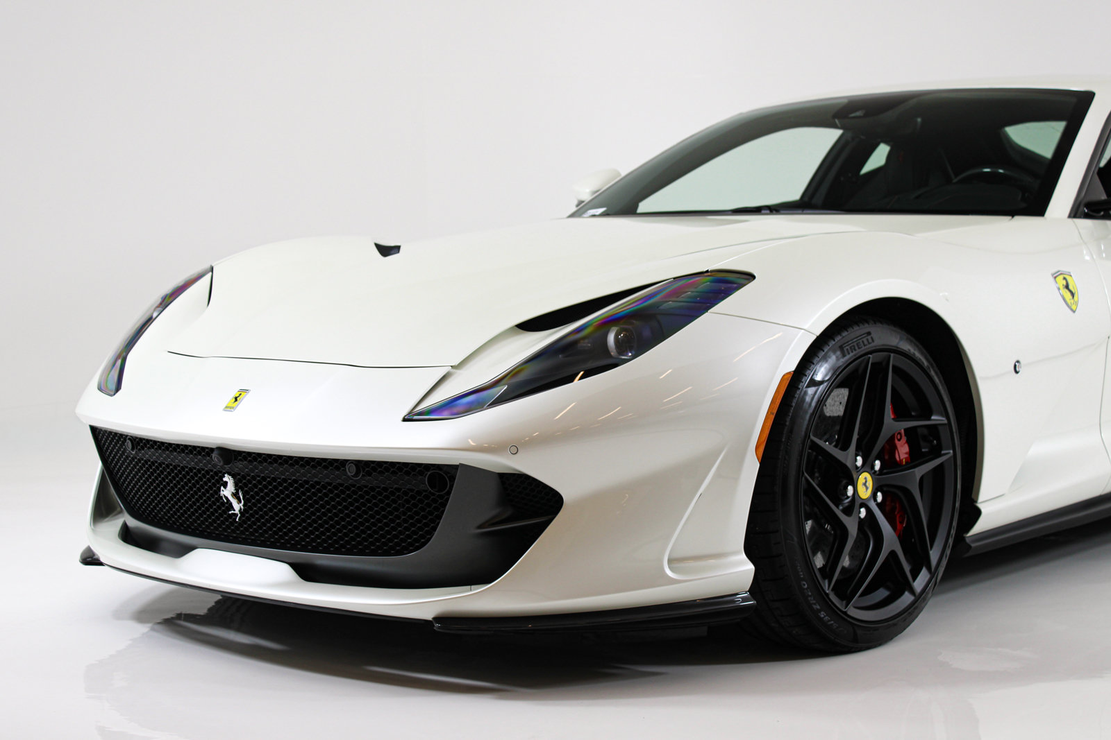 Used 2020 Ferrari 812 Superfast RWD image 17