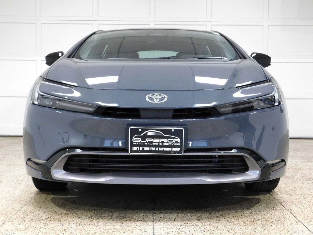 Used 2024 Toyota Prius XLE image 4