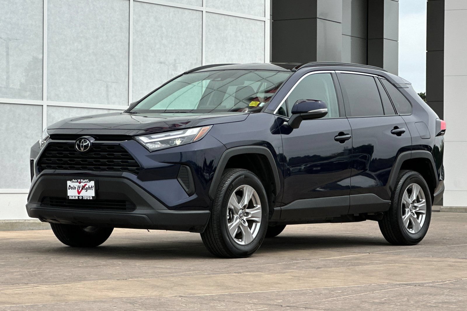 Used 2025 Toyota RAV4 XLE AWD/4WD image 8