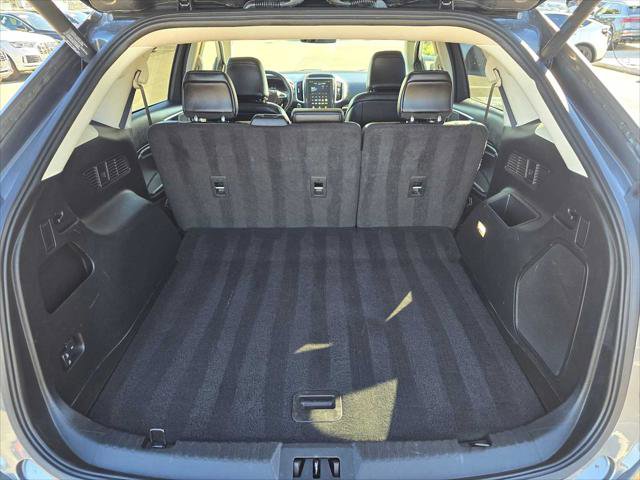 Used 2022 Ford Edge Titanium image 16