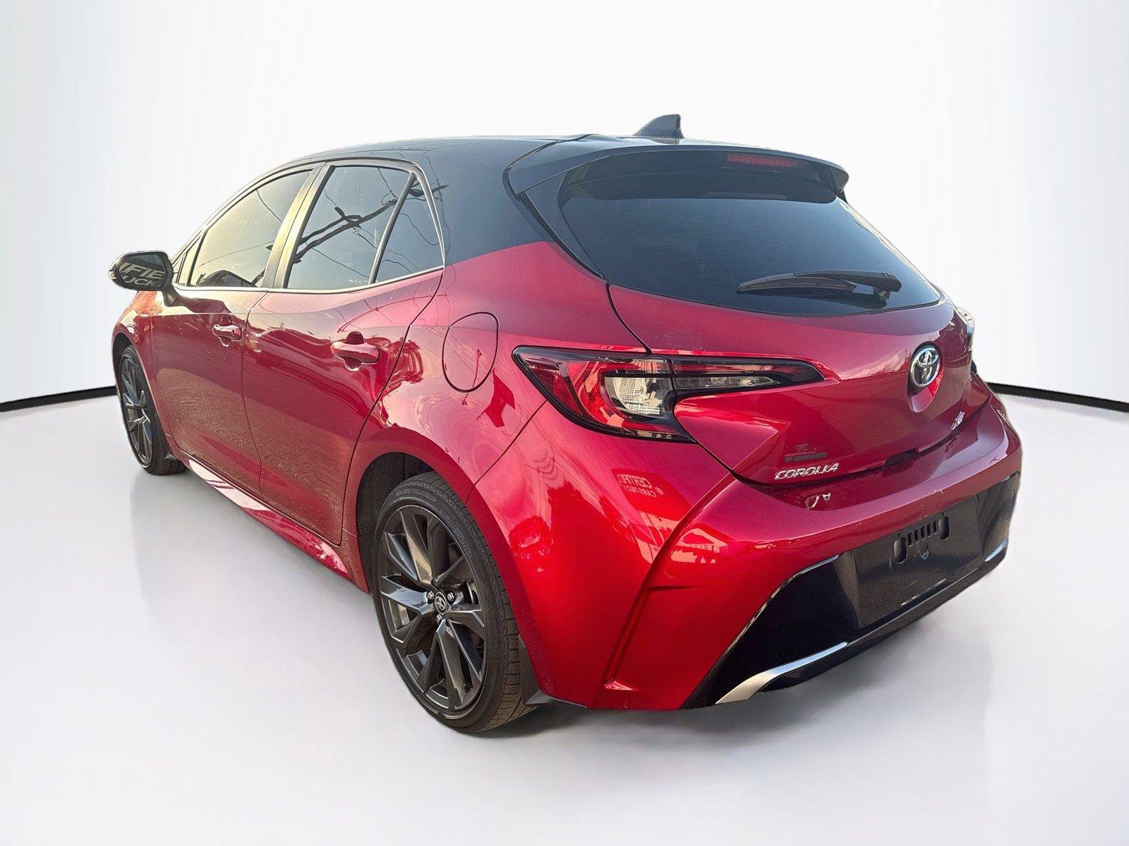 Used 2025 Toyota Corolla XSE FWD image 3