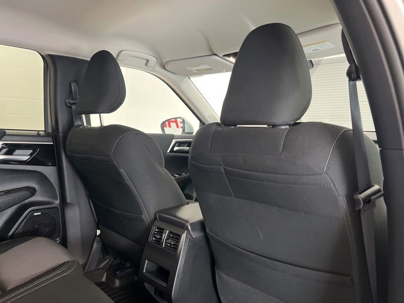 Used 2025 Mitsubishi Outlander ES AWD/4WD image 11