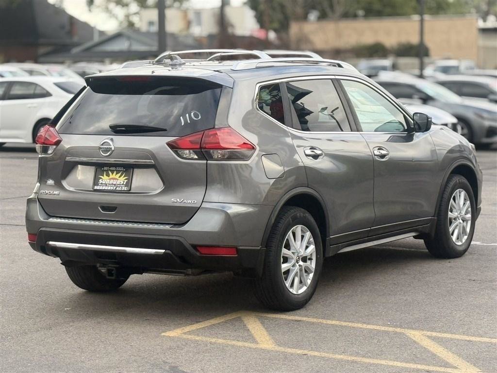 Used 2017 Nissan Rogue SV AWD/4WD image 7