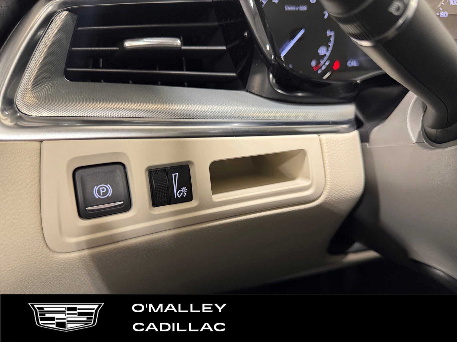 Certified 2023 Cadillac XT5 Premium Luxury w/ LPO, Floor Liner Package image 18