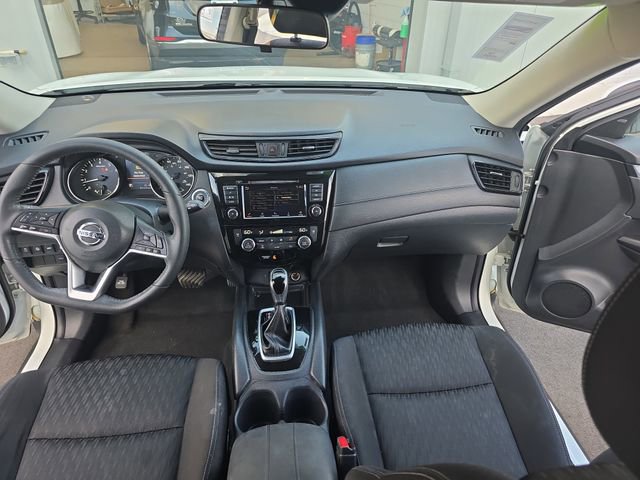 Used 2020 Nissan Rogue SV FWD image 15