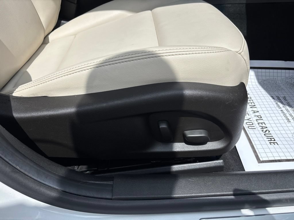 Used 2020 Cadillac CT4 Luxury w/ Sun And Sound Package RWD image 39