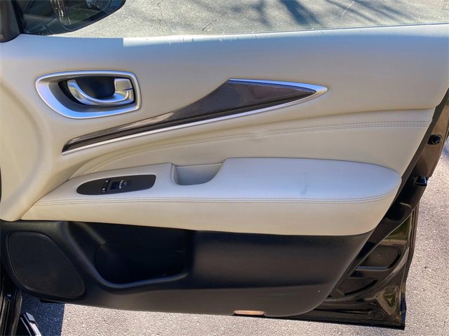 Used 2019 INFINITI QX60 Luxe w/ Essential Package image 38