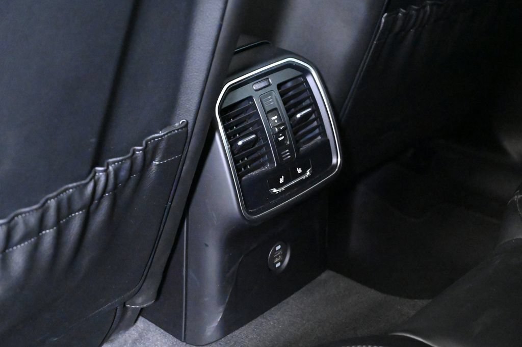 Certified 2018 Porsche Macan S AWD/4WD image 20