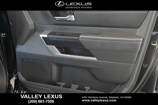 Used 2025 Toyota Tundra Platinum w/ TRD Off-Road Package AWD/4WD image 18