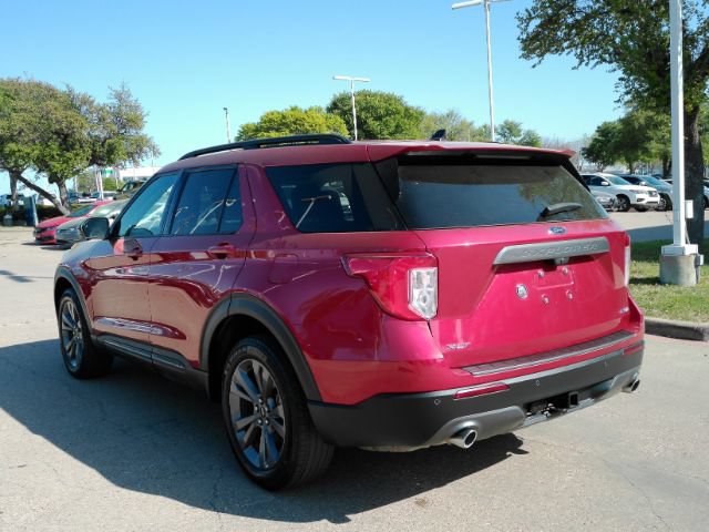 Used 2023 Ford Explorer XLT w/ Equipment Group 202A AWD/4WD image 12