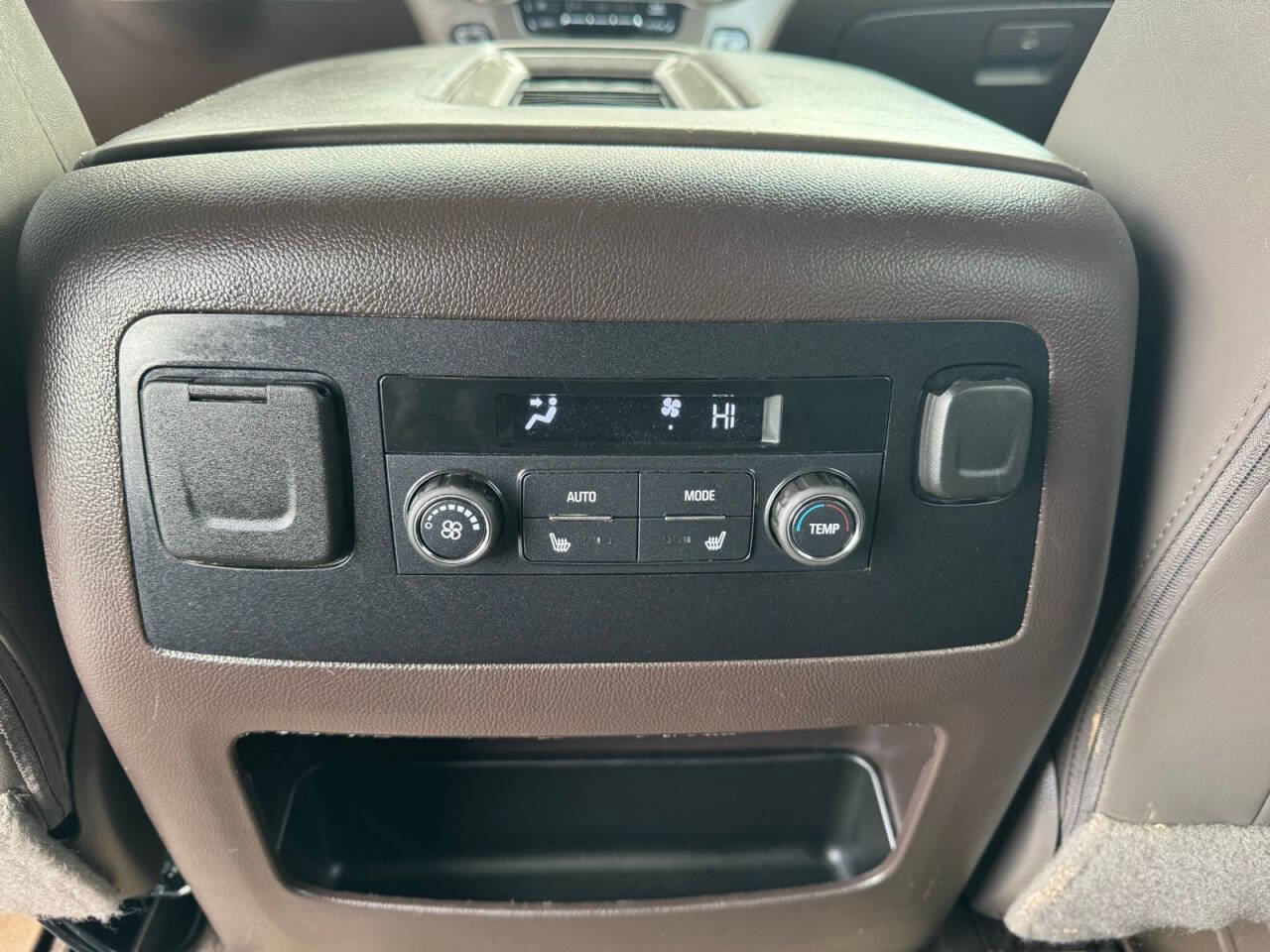 Used 2019 GMC Yukon XL Denali AWD/4WD image 35
