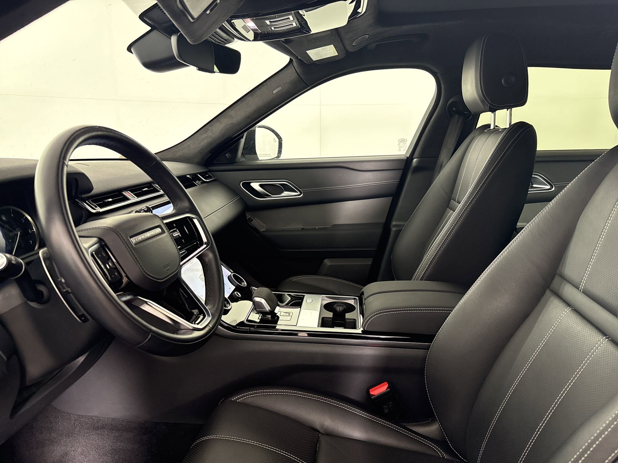 Certified 2023 Land Rover Range Rover Velar S image 6